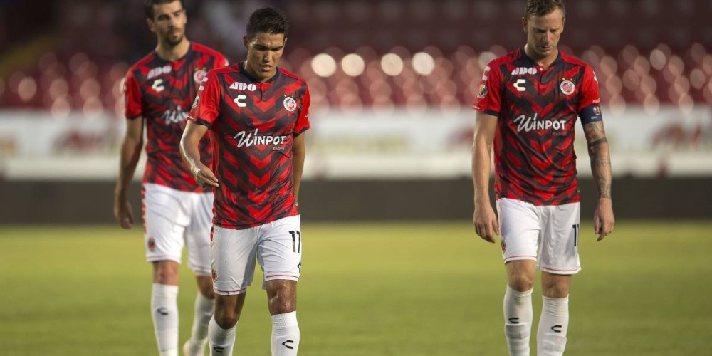 Veracruz podr&iacute;a descender por deudas que tiene con un jugador argentino 