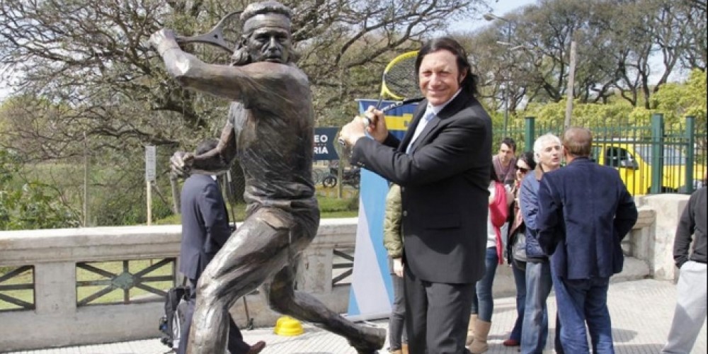 Guillermo Vilas ya tiene su estatua en el “Paseo de la Gloria”