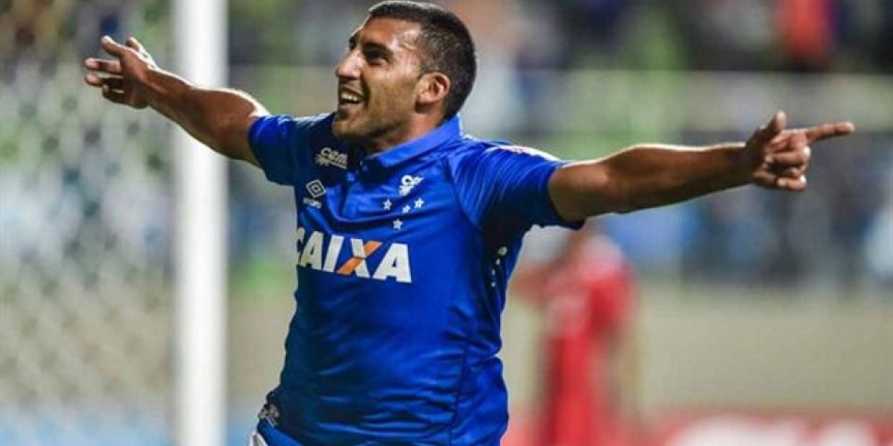 Los hinchas del Cruzeiro le dedicaron una canci&oacute;n a Wanchope &Aacute;bila