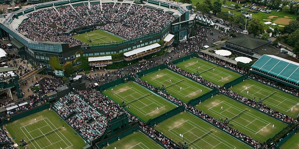 Las tradicionales frutillas, la superficie y la indumentaria; las particularidades de Wimbledon
