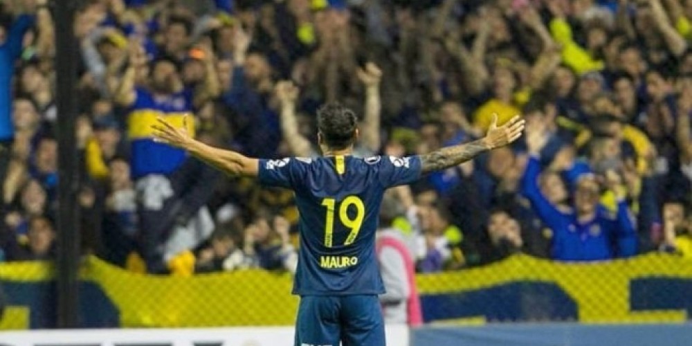 Mauro Z&aacute;rate homenaje&oacute; a su jugador favorito usando los botines que visti&oacute; en Francia 1998