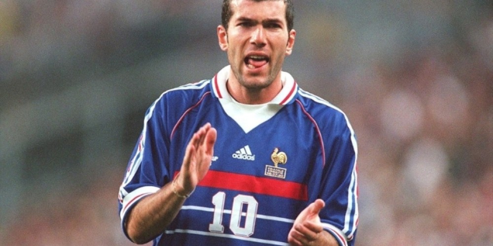 Se subastó la camiseta de Zidane en Francia 1998