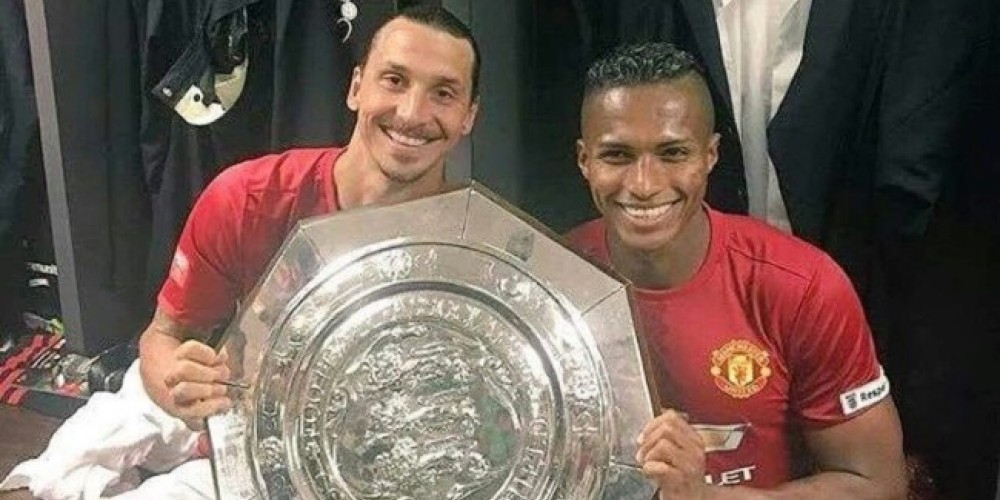 Tras ganar la Community Shield, Ibrahimovic consigui&oacute; t&iacute;tulos en cinco pa&iacute;ses
