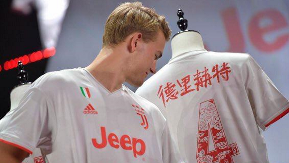 Generosidad Regreso negar Juventus presentó su camiseta alternativa con los nombres en chino |  Marketing Registrado