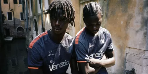Sigue la alianza entre Nocta y Venezia: lanzaron la camiseta para la pr&oacute;xima temporada