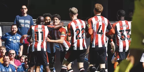 Brentford tiene nuevo sponsor técnico: Joma reemplazará a Umbro