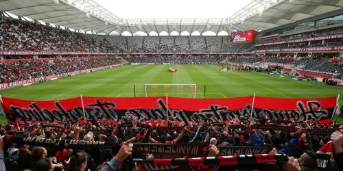 Las campa&ntilde;as de los clubes de f&uacute;tbol para ayudar a sus fan&aacute;ticos a encontrar pareja 