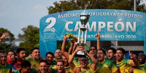 De manejar un Uber a lograr el ascenso del f&uacute;tbol uruguayo; la historia del entrenador de Cerrito