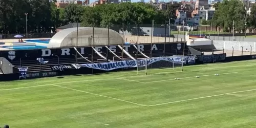 Deportivo Riestra jugar&aacute; su primer partido nocturno en el Guillermo Laza