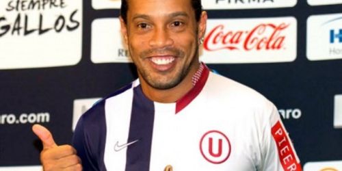 Tras jugar en Cienciano, ahora Ronaldinho podr&iacute;a hacerlo en Alianza Lima y Universitario
