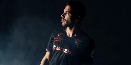 La Eterna Amistad de River y Torino sigue creciendo: la nueva camiseta homenaje del club italiano