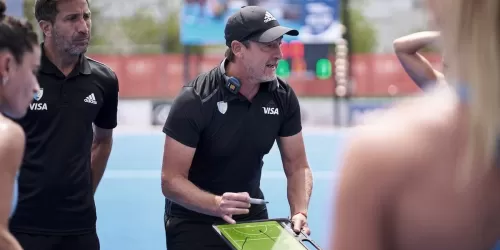 Fernando Ferrara, entrenador de Las Leonas: "Nos estamos preparando de una manera muy dura para los Juegos Ol&iacute;mpicos"