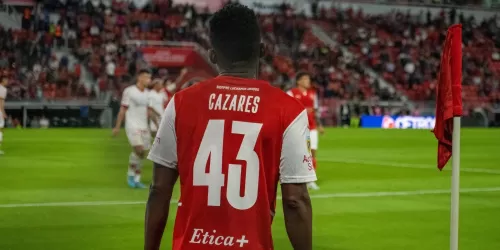FIFA prolong&oacute; la medida para los futbolistas que pertenecen a clubes rusos y ucranianos