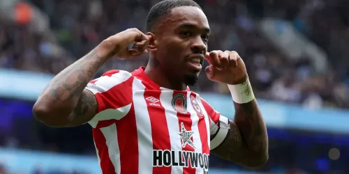 Es uno de los goleadores de la Premier League y fue suspendido por infringir las reglas de las apuestas