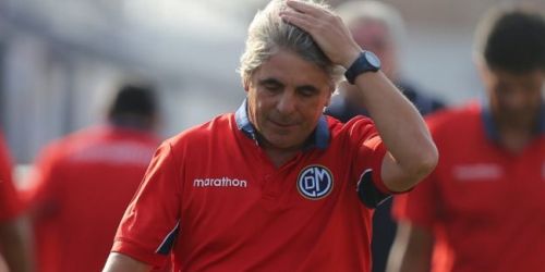 La historia del entrenador argentino que fue echado por WhatsApp