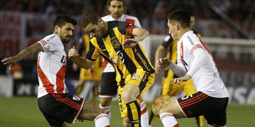 La curiosa camiseta de Guaraní en la previa del partido frente a River