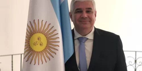 Guillermo Nicol&aacute;s, embajador argentino en Qatar: "Argentina estar&iacute;a entre los cinco pa&iacute;ses que m&aacute;s gente traer&iacute;a al Mundial"