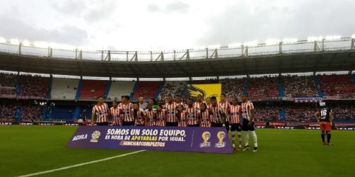 #HinchasCompletos, la curiosa activación del fútbol colombiano para apoyar a los equipos femeninos