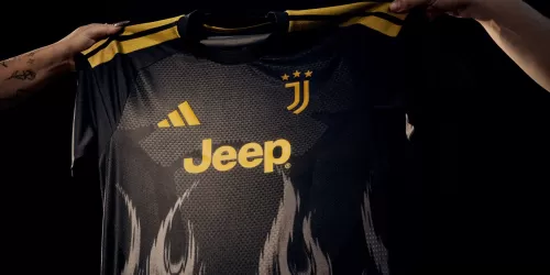 Juventus present&oacute; la camiseta alternativa para la temporada