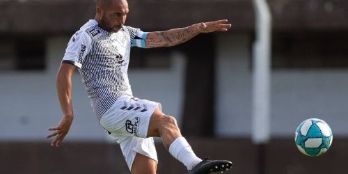 Hern&aacute;n Lamberti, Platense: &ldquo;A Palavecino le ped&iacute; cambiar la camiseta y que no se olvide de d&oacute;nde sali&oacute;&rdquo;
