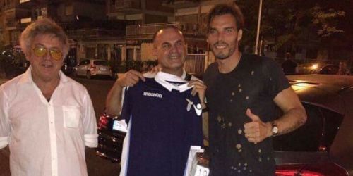 Los jugadores de la Lazio sorprendieron a los hinchas y presentaron su nueva camiseta