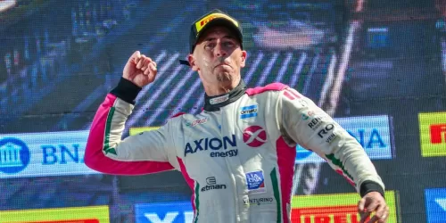 Leonel Pern&iacute;a, piloto de Axion Energy: "Es un orgullo que me apoye una marca como Axion"