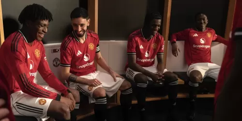 Manchester United y adidas lanzaron la camiseta titular para la temporada 2025/26