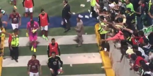 Marches&iacute;n fue recibido con billetes por simpatizantes del Santos Laguna