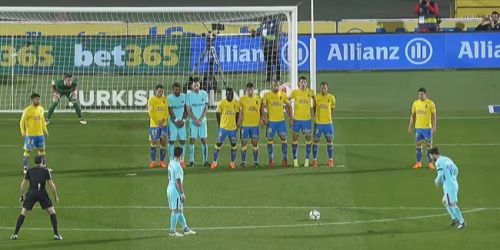 Impresionante ¿Qué velocidad alcanzó el último tiro libre de Messi?