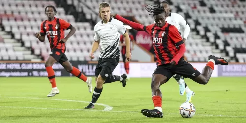 Michael Dacosta González: el futbolista que era derecho, ahora es zurdo y está por debutar en la Premier
