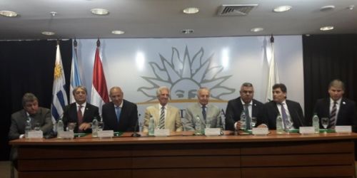Argentina, Uruguay y Paraguay ya esbozaron los primeros logos para el Mundial de 2030