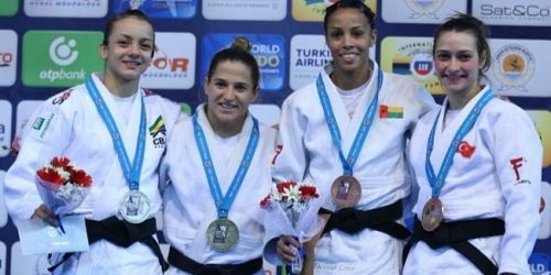 "Mi idea es ganar otra medalla ol&iacute;mpica y luego dedicarme a ser m&eacute;dica"