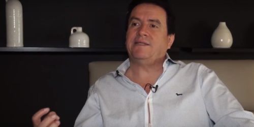 C&eacute;sar Pastrana, Santa Fe: &ldquo;Manejamos sponsors generosos que nos ayudan para el d&iacute;a a d&iacute;a del equipo&rdquo;