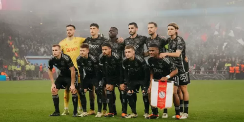 El polémico motivo por el cual el Ajax destituyó a su director deportivo