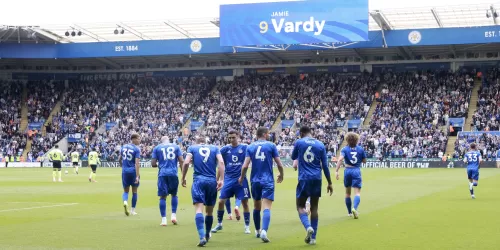 La Premier League acusó al Leicester City de incumplir las normas financieras