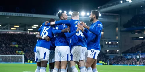 La Premier League aprobó la compra del Everton por parte del holding dueño de la Roma