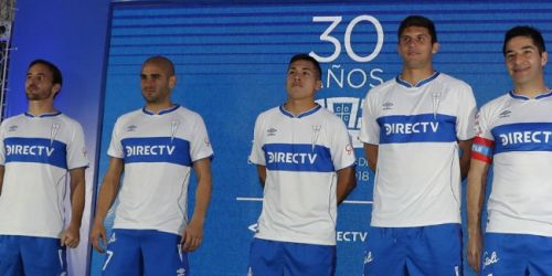 Universidad Cat&oacute;lica present&oacute; camiseta conmemorativa de los 30 a&ntilde;os de su estadio