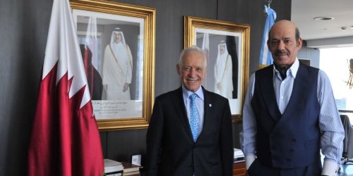 Racing busca expandir su marca a nivel internacional y mantuvo una reunión con el embajador de Qatar
