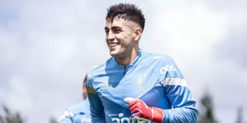 Santiago Mele, el arquero que debutó en Uruguay y exige una cláusula solidaria cada vez que firma con un equipo