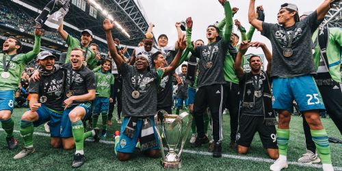 Título y récord de asistencia, la definición de la MLS para Seattle Sounders