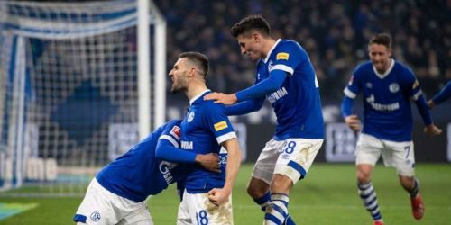 El curioso cambio de sponsor que sufri&oacute; el Schalke 04 en plena temporada