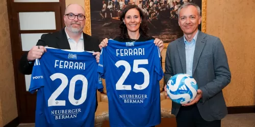El Como sigue sumando alianzas de lujo: presentó su asociación con Ferrari Trento