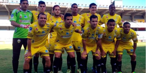 Deportivo Táchira estrenó su nueva camiseta adidas