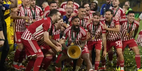 Con el título del Olympiacos, Grecia sumó a su primer campeón internacional