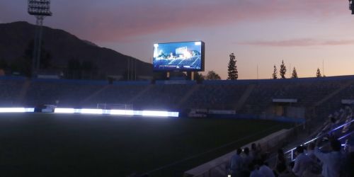 Universidad Católica inauguró la pantalla más moderna en un estadio de fútbol de Chile