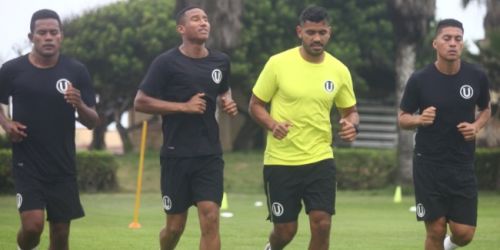 Universitario es sancionado sin poder fichar y su entrenador promueve a 15 juveniles