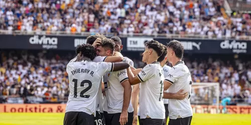 Valencia y Puma: renovaci&oacute;n de contrato y la relaci&oacute;n m&aacute;s larga en la historia del club