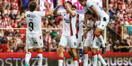 Con la victoria ante Unión, Newell`s quedó a un paso de hacer historia