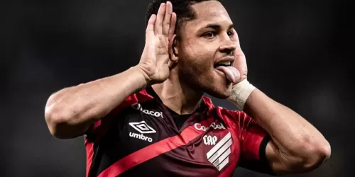 Quién es Vitor Roqué: la promesa brasileña por la que se pelean el Barcelona y el Real Madrid