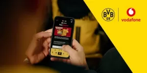 Borussia Dortmund premiar&aacute; a los hinchas que no usen el celular durante los partidos